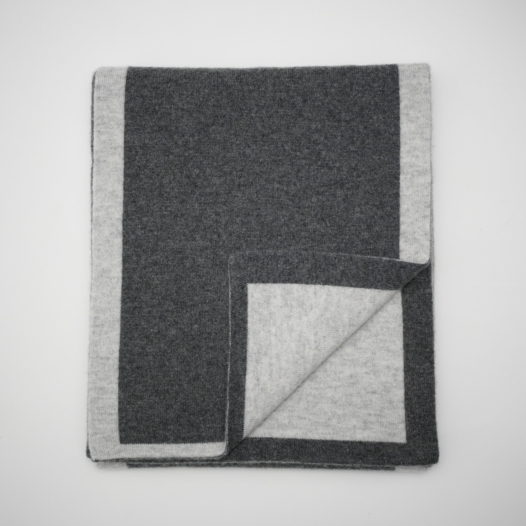 Edge Contrast Cashmere Scarf