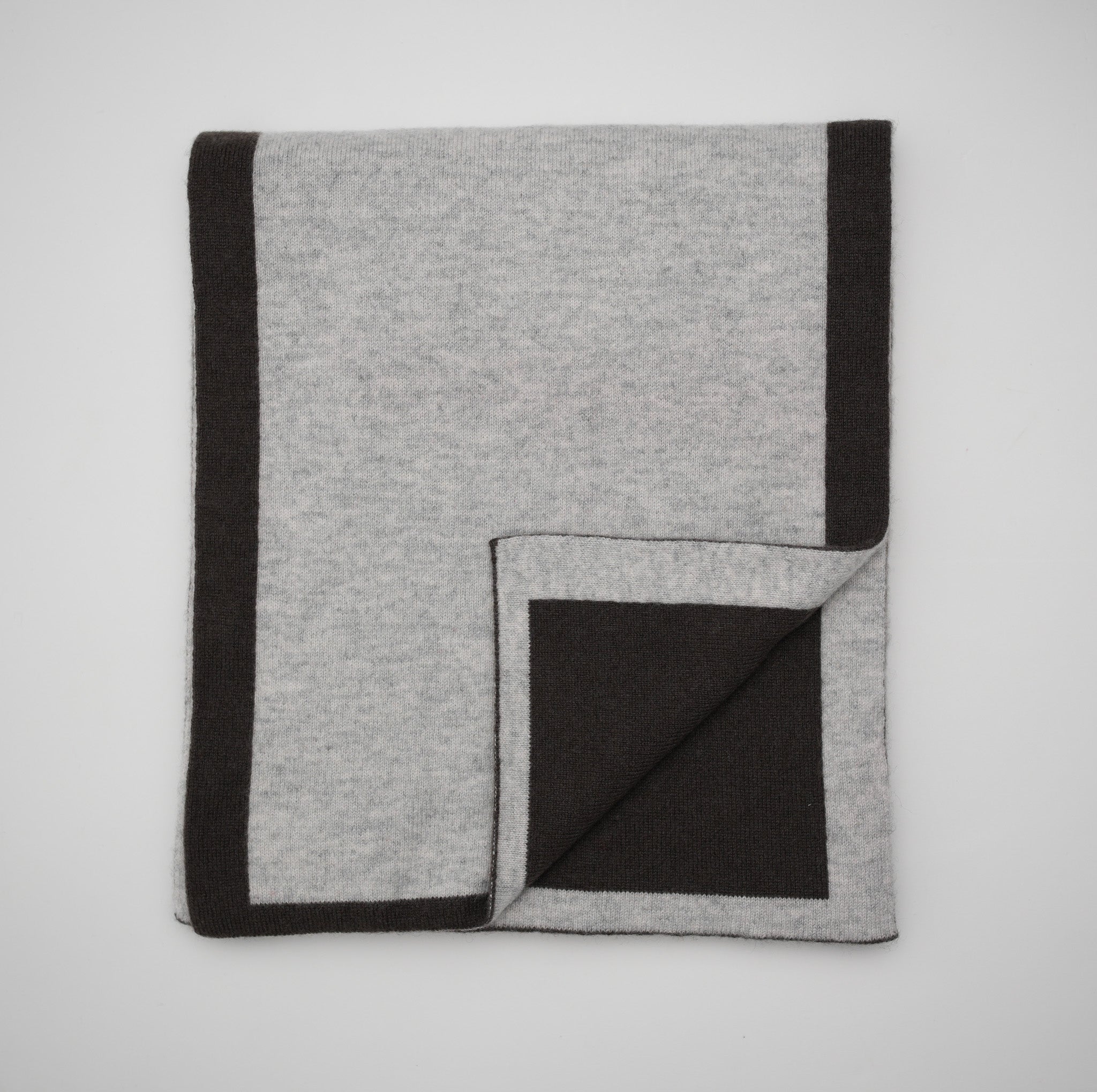 Edge Contrast Cashmere Scarf