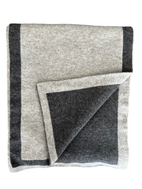 Edge Contrast Cashmere Scarf