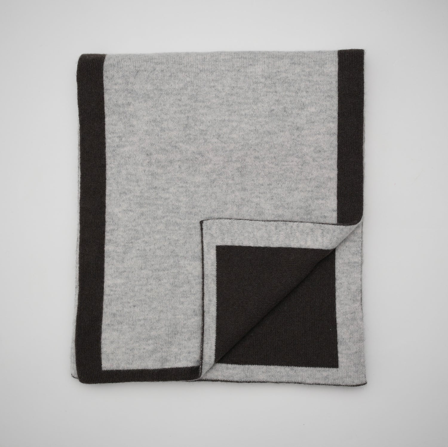 Edge Contrast Cashmere Scarf